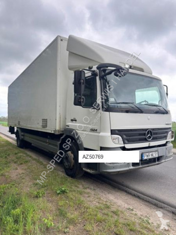 Camión isotermo Mercedes