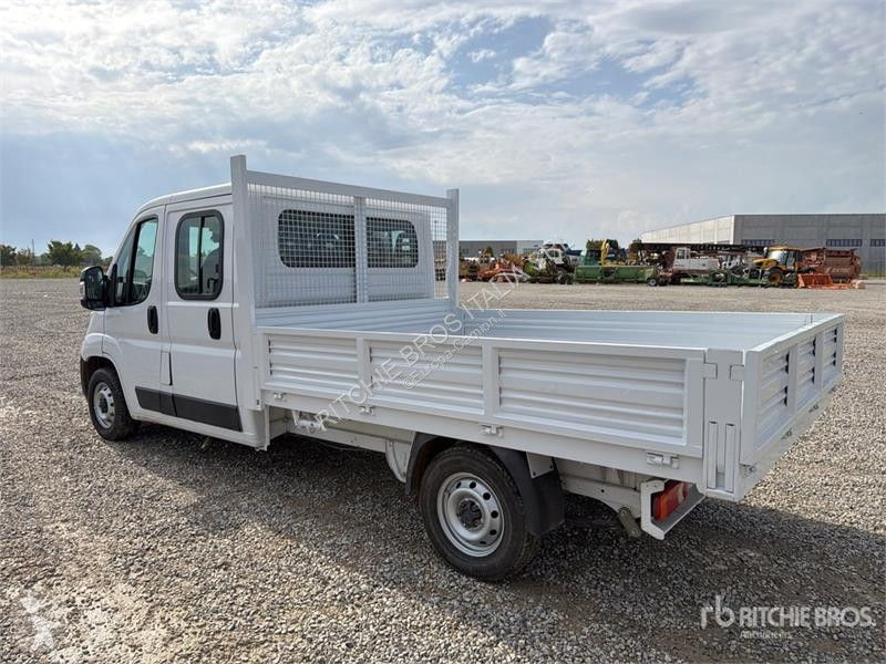 Kamion Fiat ducato Crew Cab Flatbed Truck