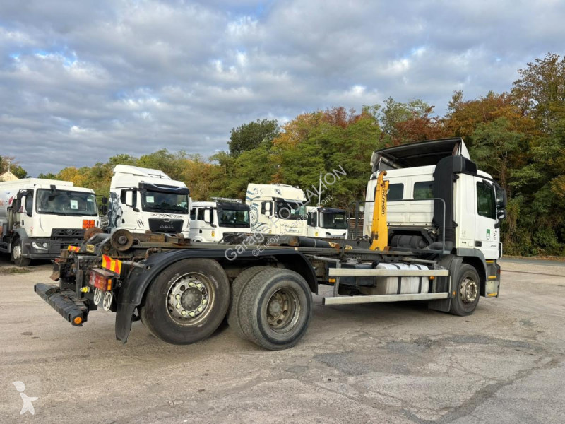 Kamion Mercedes 6X2 essieu relevable ACTR0S 2544