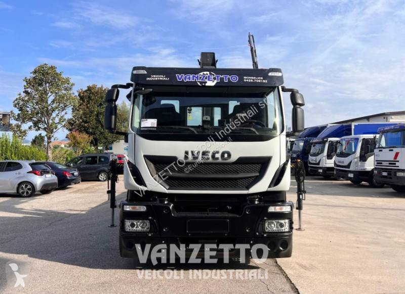 Kamion Iveco AD 320 S 36