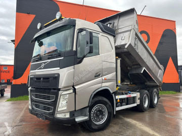 Vrachtwagen kipper Volvo