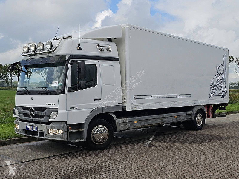 Kamion Mercedes 1229