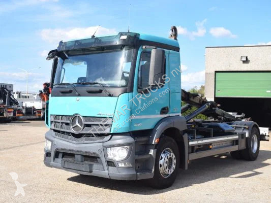 Kamion Mercedes 1835 Hooklift