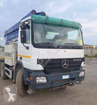 Camión Mercedes 3335