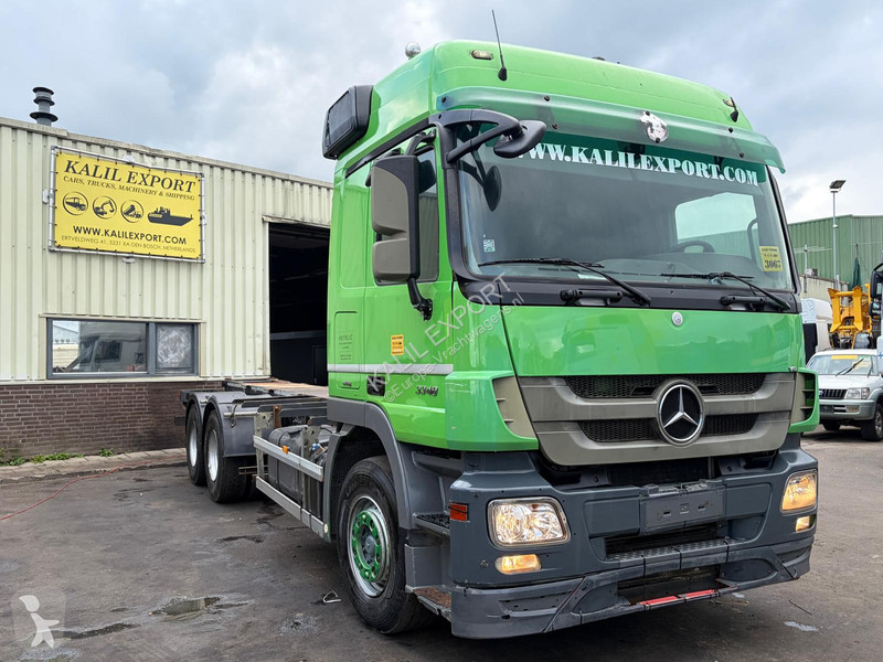 Camión Mercedes 3348 Long Chassis Cabine - MP3...