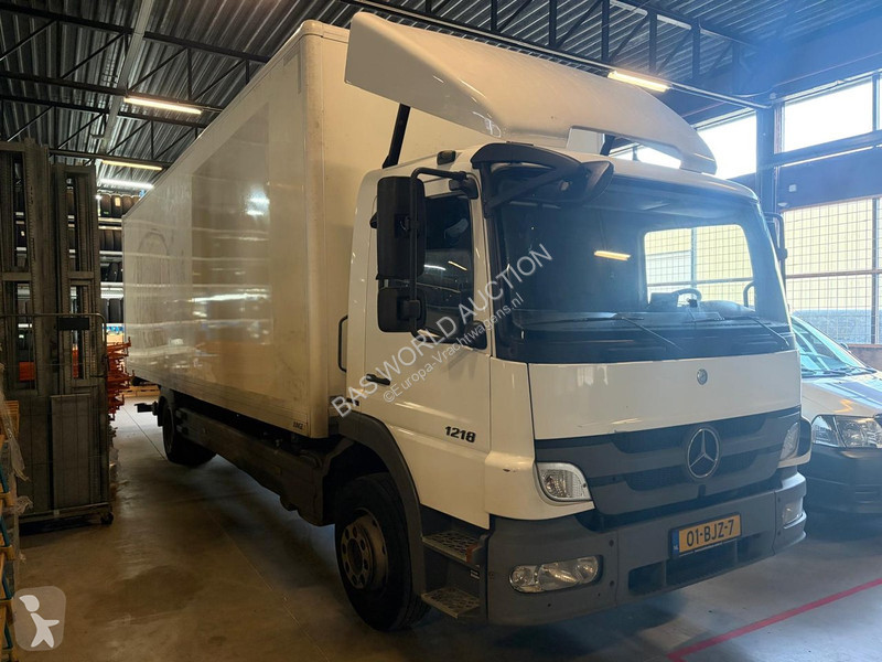 Camión Mercedes 1218