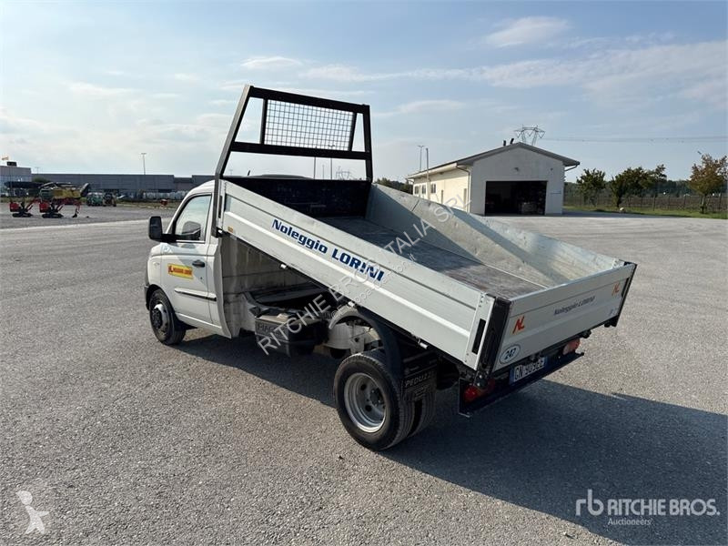 Camión Piaggio NP6 S/A Dump Truck