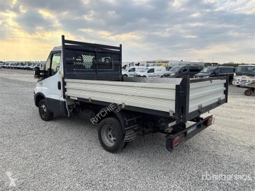 Iveco billenőkocsi teherautó