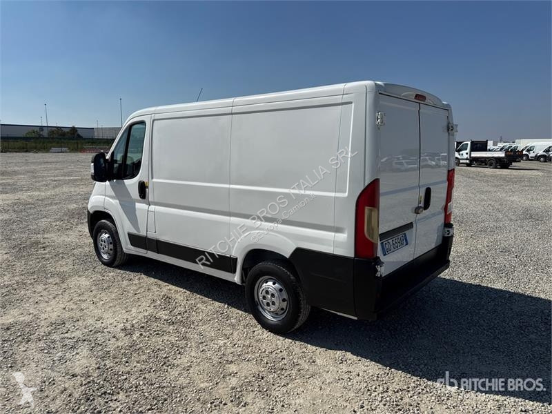 Camión Peugeot 333 L1H1 2.2 BLUEHDI 140CV SeS...