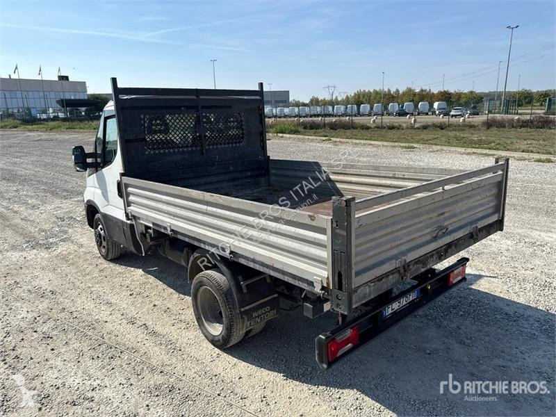 Camión Iveco 35-120 Dump Truck