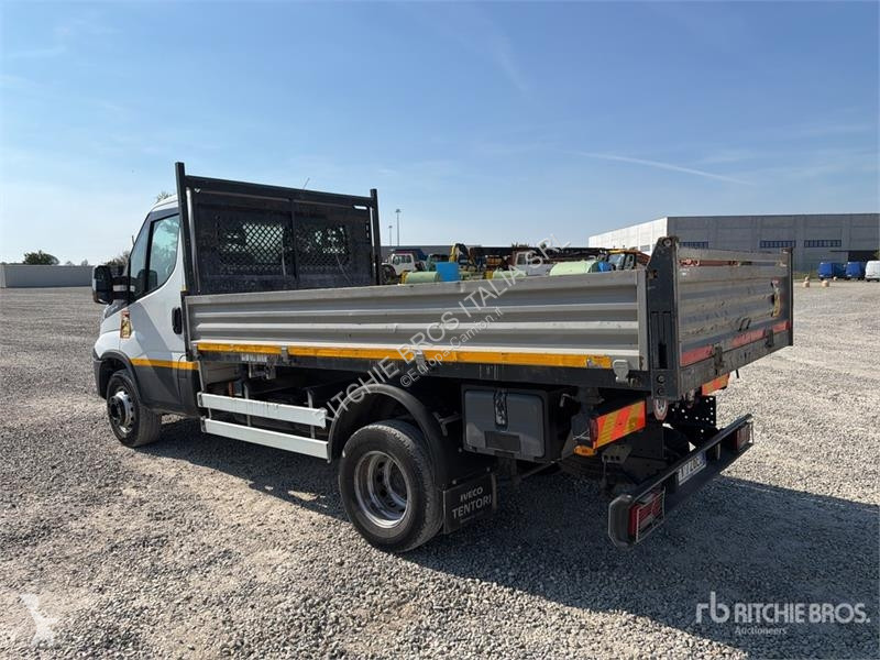 Camión Iveco 60-150 4x2 S/A Dump Truck