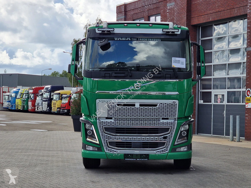 Camión Volvo 16750 6x2*4 - Low roof - 4.60 WB -...