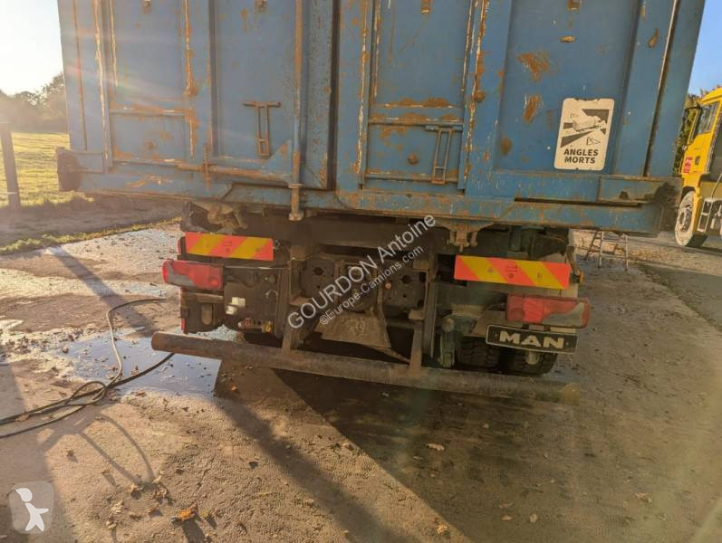 MAN 26.360 truck