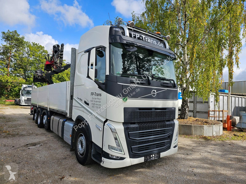 Camion Volvo 460 8x2 Tridem*Baustoff, Fassi...
