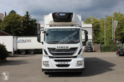 Iveco hűtőkocsi teherautó