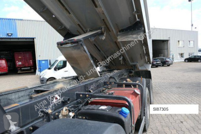 Iveco billenőkocsi teherautó