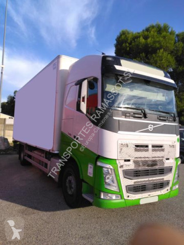 Camión chasis Volvo
