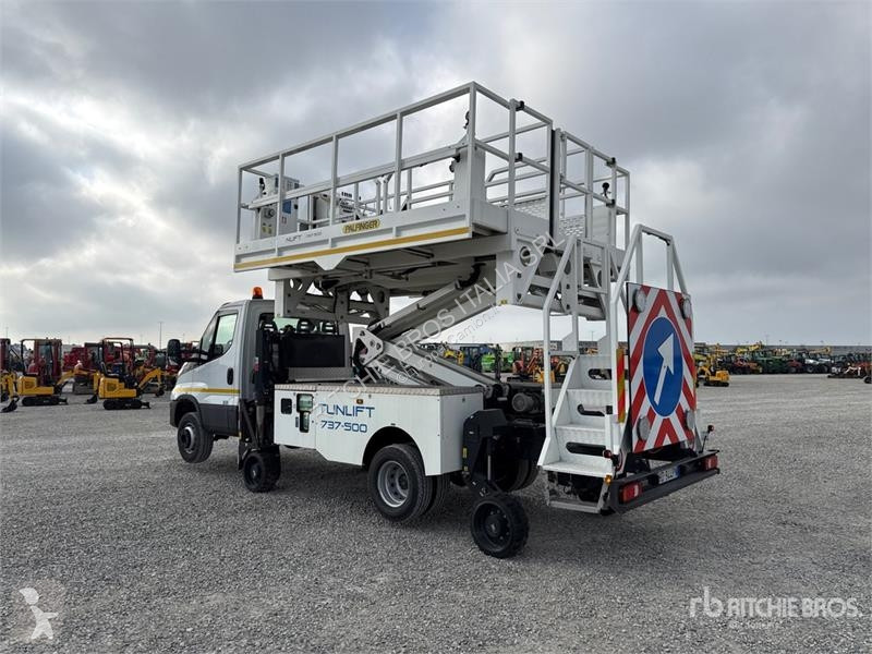 Camion Iveco Palfinger Tunlift 737-500 5 m on...