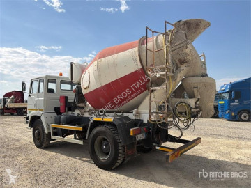 Camion betoniera Astra
