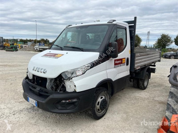 Camião basculante Iveco