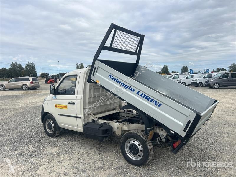 Camion Piaggio NP6 Flatbed Dump Truck