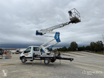 Camion nacela Ford