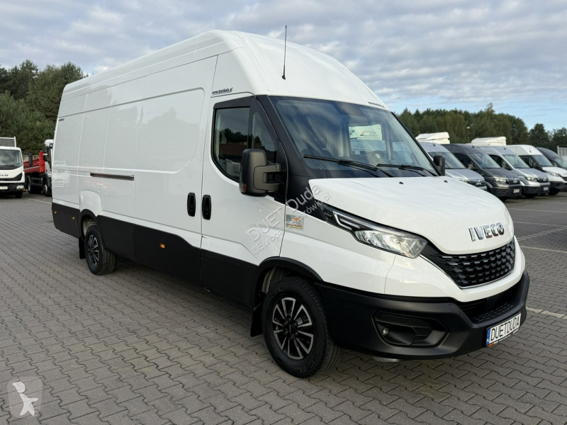 Camião Iveco 35S21