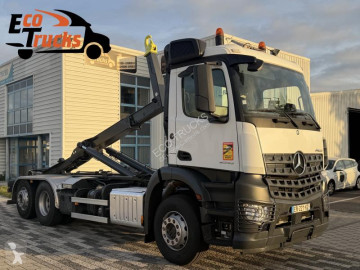 Camion Mercedes Arocs 2543