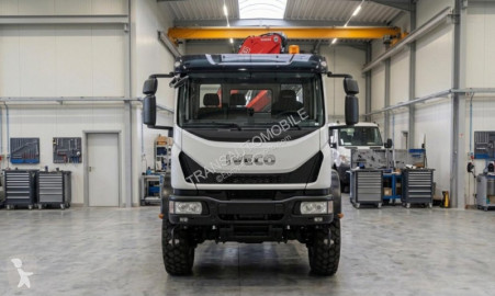 Camión plataforma caja abierta Iveco nuevo