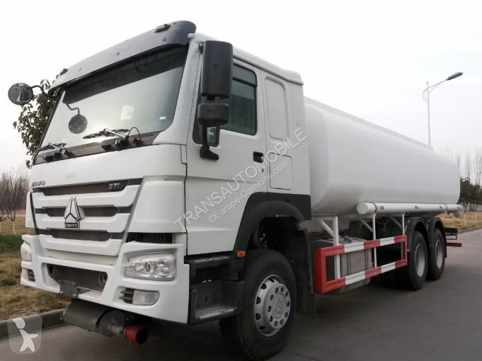Camion Sinotruk-Howo  6×4 Fuel Tank Truck...