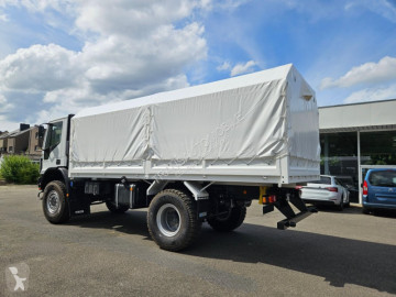 Camion cu prelata si obloane Iveco nou