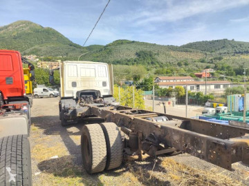 Camião chassis Iveco