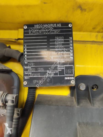 Camião porta máquinas Iveco