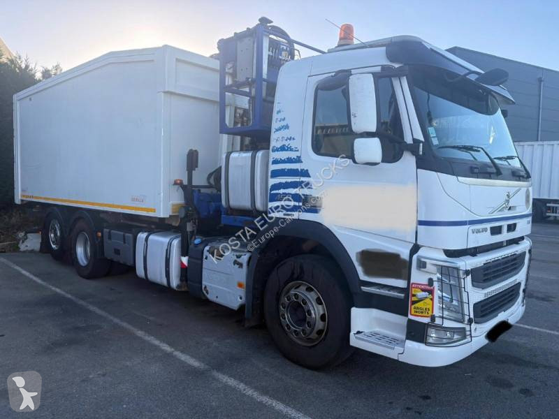 Engin de voirie Volvo 450