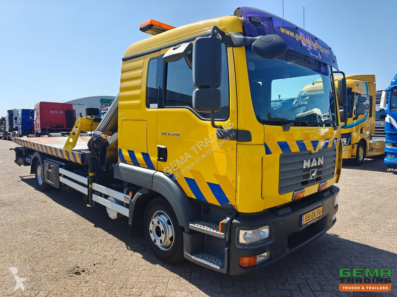 Camião MAN 12.240 4x2 Double Cab (6 pers) Euro...