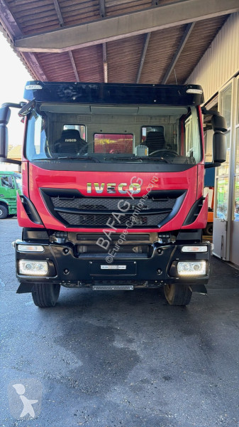 Camion Iveco 340t40trakker   8x4
