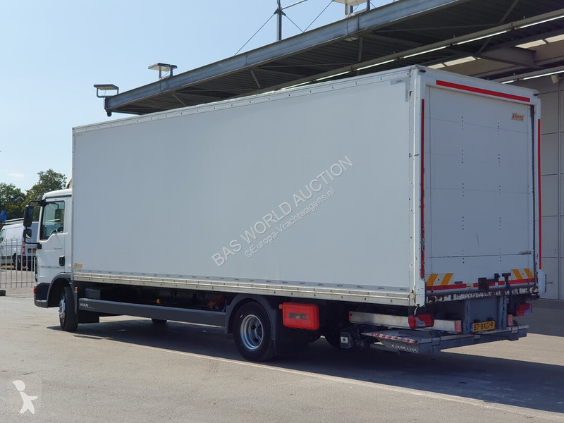 Camião MAN 12.220
