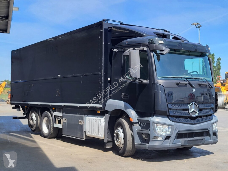 Camião Mercedes 2636
