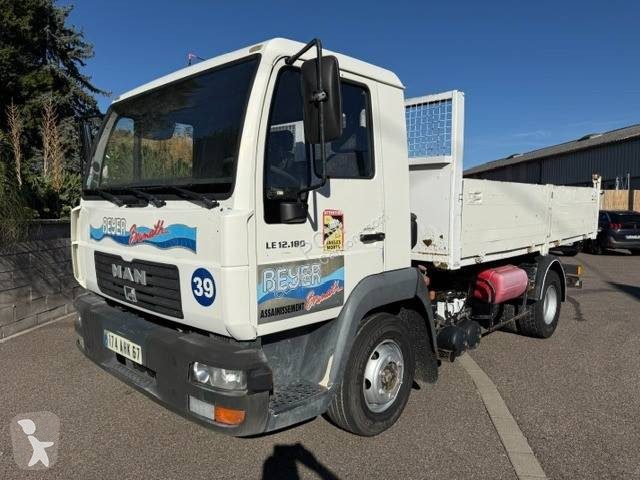 Camion MAN 12.180