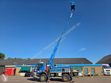 Camion nacelle Iveco