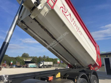 Camião basculante Astra