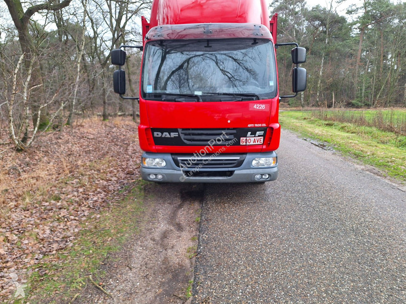 Грузовик DAF 220