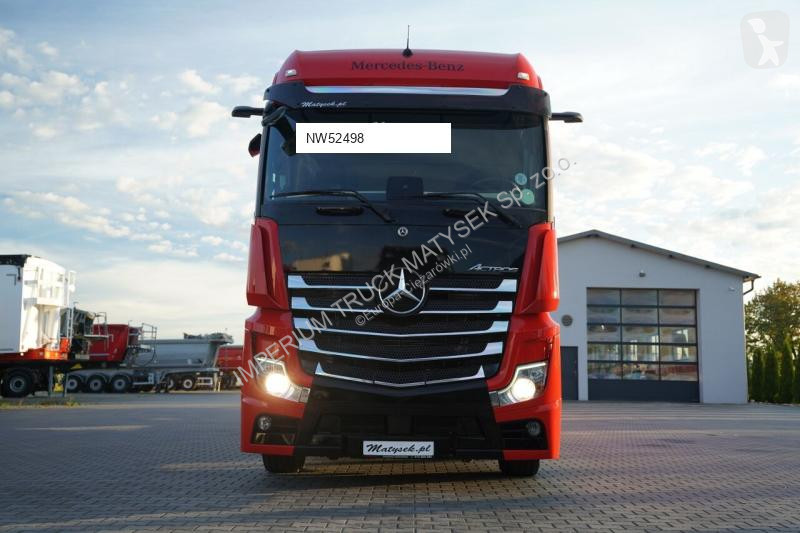 Грузовик Mercedes 2545