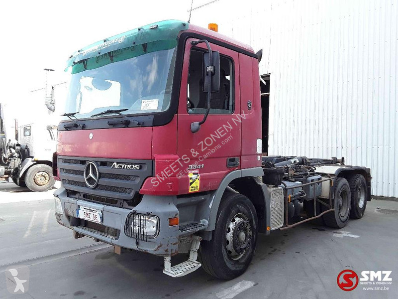 Lastbil Mercedes 3341