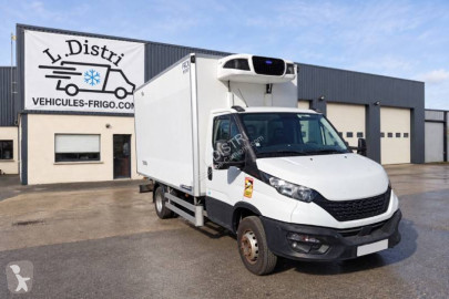 Ciężarówka chłodnia z regulowaną temperaturą Iveco