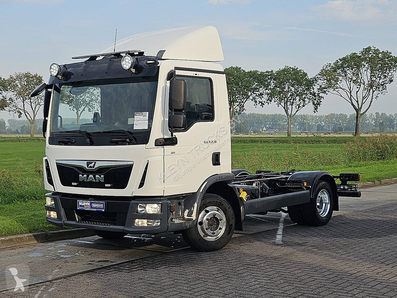 Camión MAN 8.220  WB305 AIRCO PTO