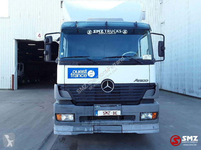 شاحنة Mercedes 1823