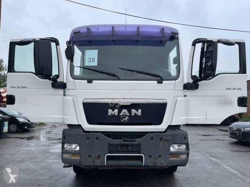MAN 32.360 truck