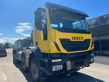 شاحنة Iveco TRAKKER 340T45 SCARRABILE BALESTRATO