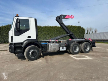شاحنة Iveco TRAKKER 360 SCARRABILE 6X4